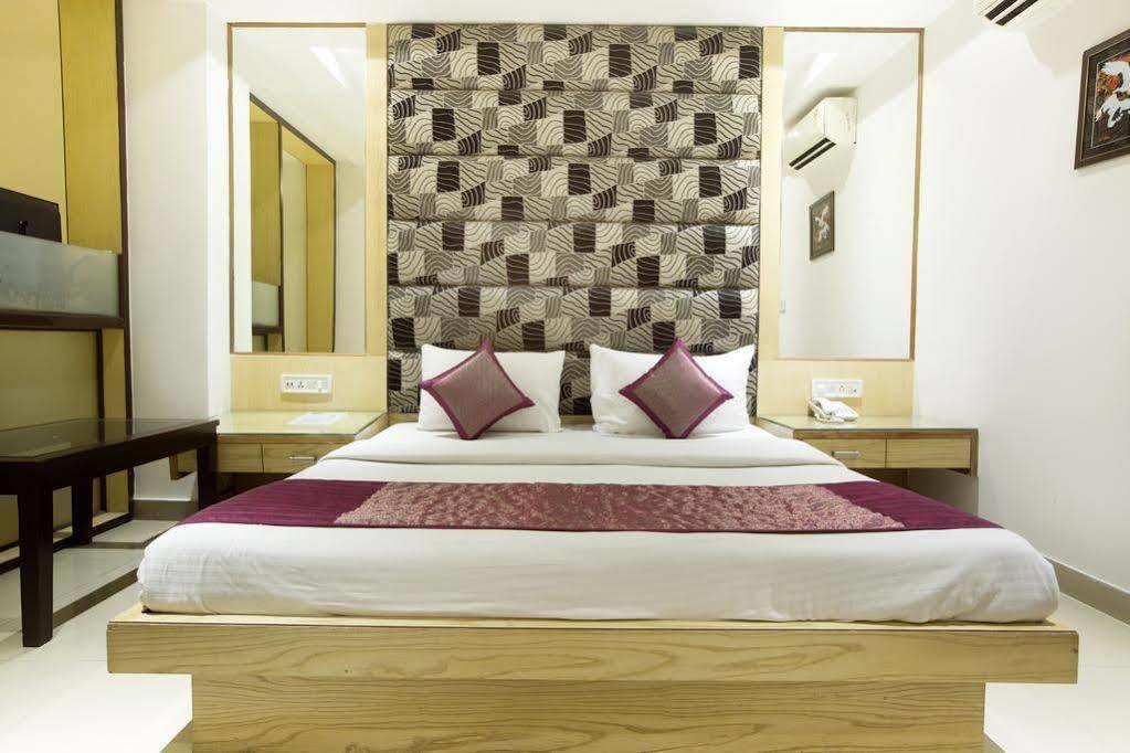 Omega Residency Ξενοδοχείο Νέο Δελχί Εξωτερικό φωτογραφία